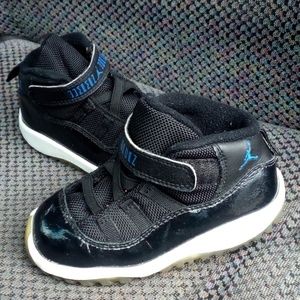 Jordan Retro 11 Space Jam Size 8c